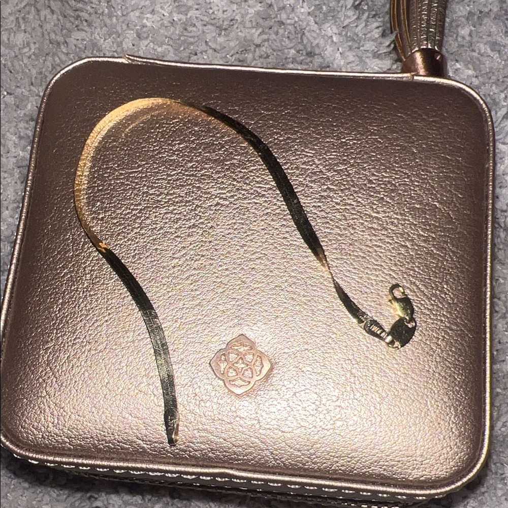 Elegant Gold Women's Bracelet (NOT bag)